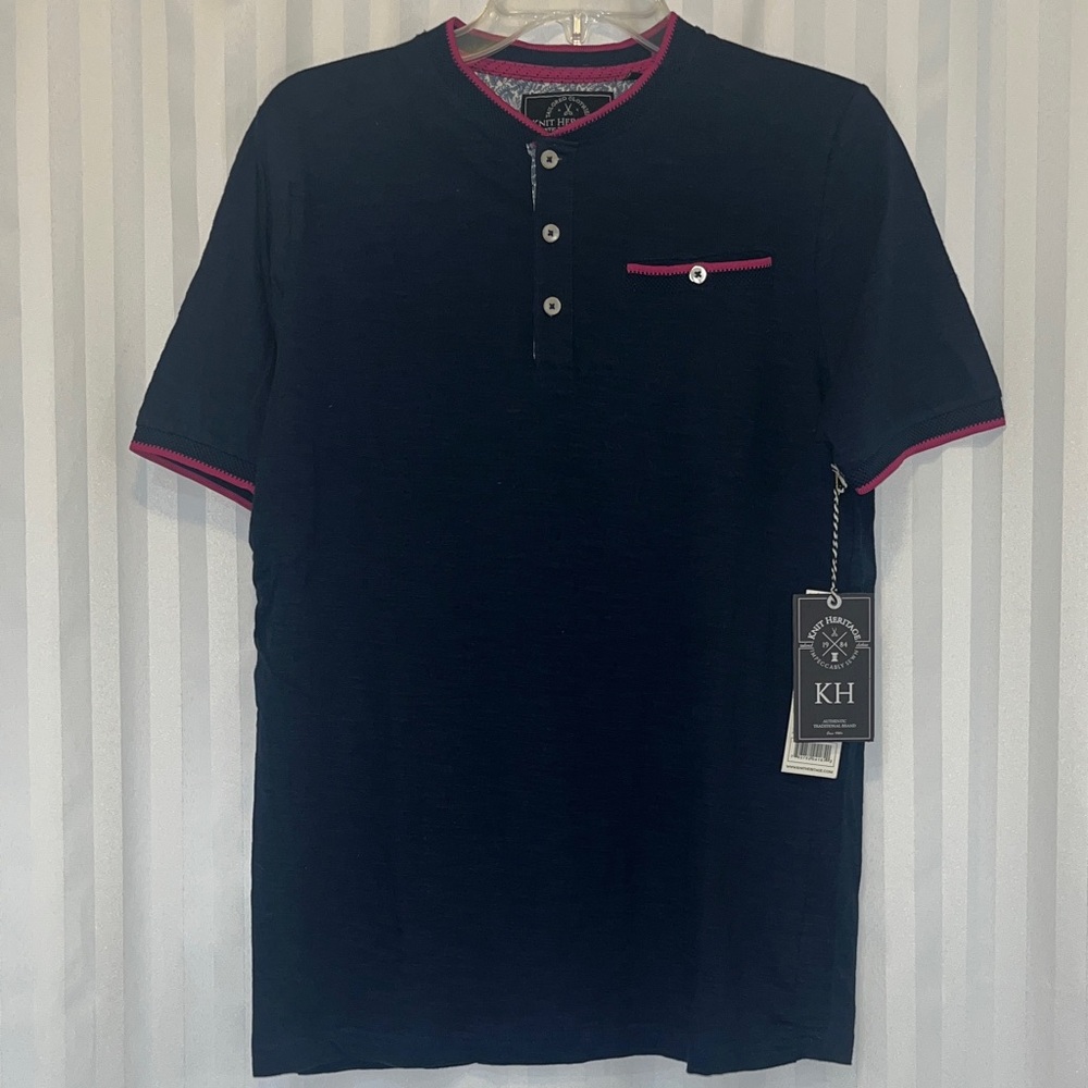 NWT Men’s Knit Heritage Dark Blue Henley w/Pocket and Pink Trim